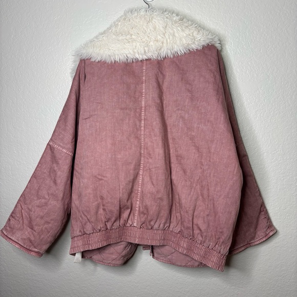 Free People Lola Pink Denim Oversized Jacket With White Fur Collar Size XL - Picture 8 of 8